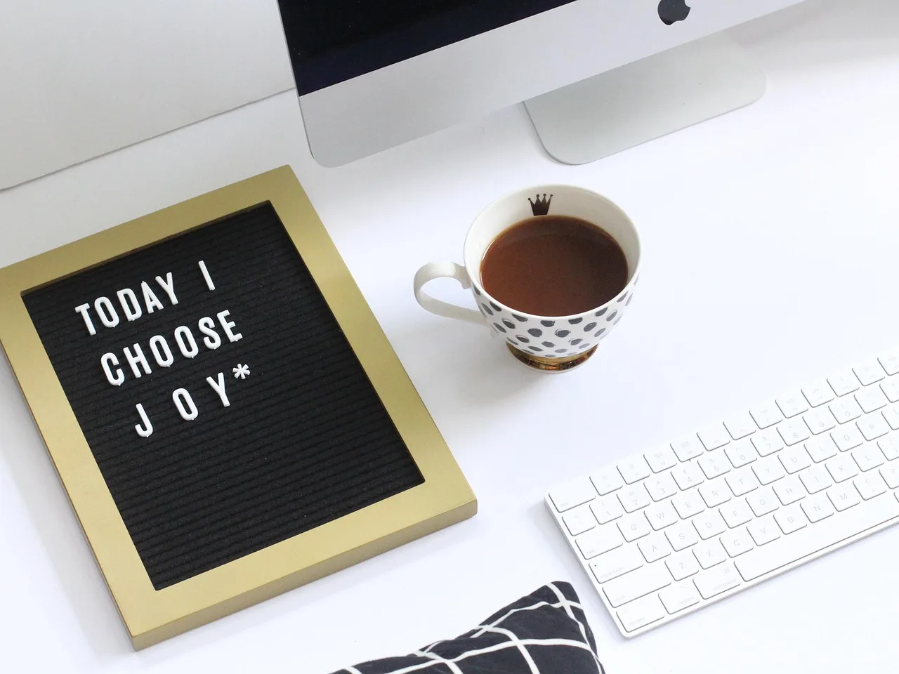flatlay, mac, imac, computer, table, pen, minimal, office, paper, writing, blog, simple, white, write, workplace, open, clean, stationary, feminine, digital, girl boss, coffee, tea, joy, pillow, minimal, blog, workplace, stationary, girl boss, girl boss, girl boss, girl boss, girl boss, joy, joy. A planning framework for law firm content marketing