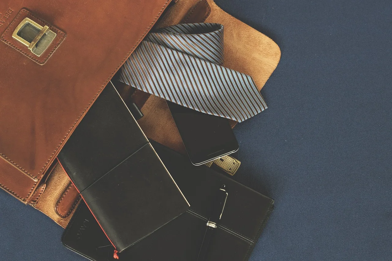 briefcase, leather goods, accessories, menswear, business, businessman, notebook, leather bag, cellphone, pen, fountain pen, pocket, contents, tie, fashion, agenda, calendar, still life, vintage, leather, brown, midori, expensive, briefcase, briefcase, briefcase, briefcase, briefcase, accessories, tie, tie, leather. Law firm content marketing: a practical operating model